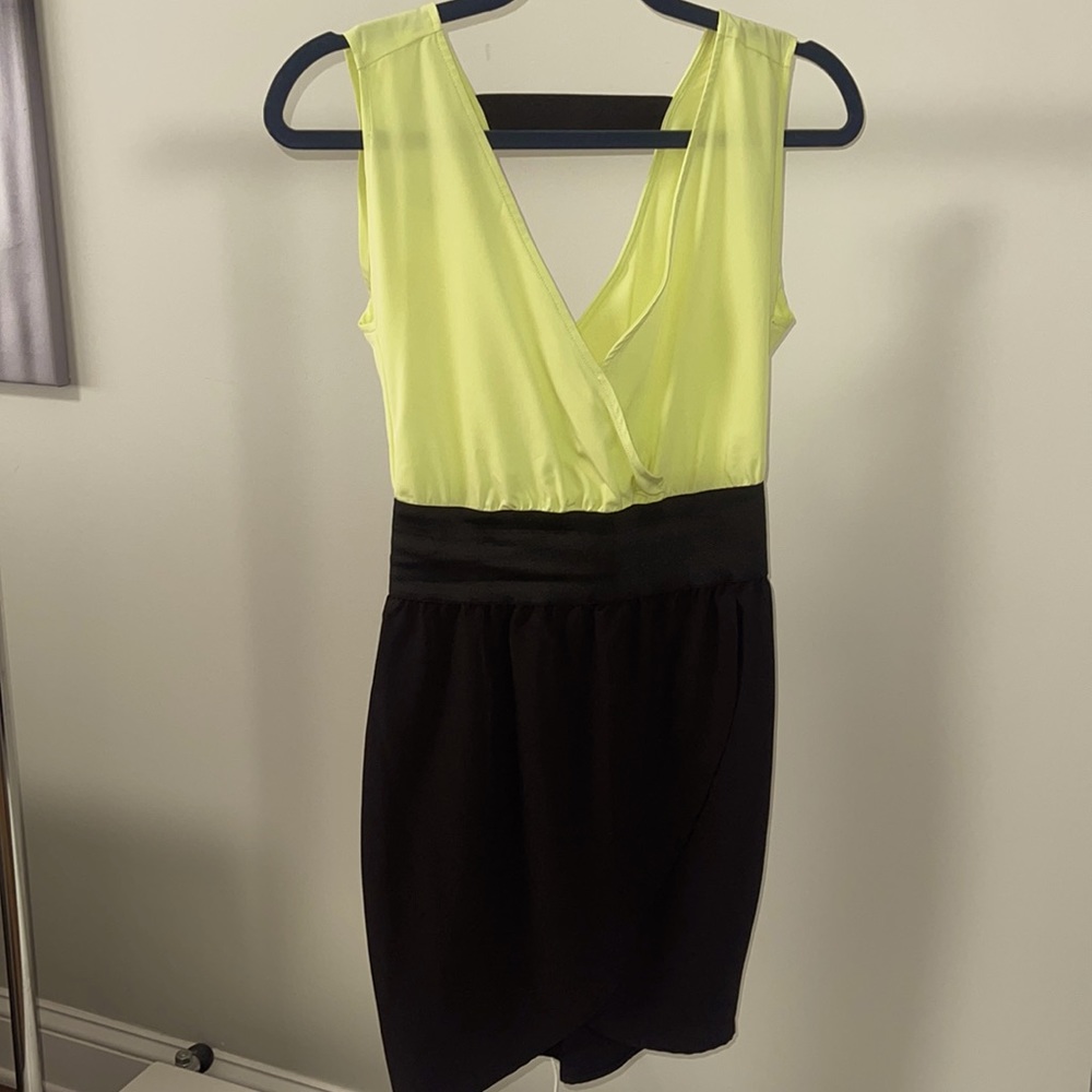 G BY GUESS JET BLACK/LIME SQUEEZE DRESS SZ XS